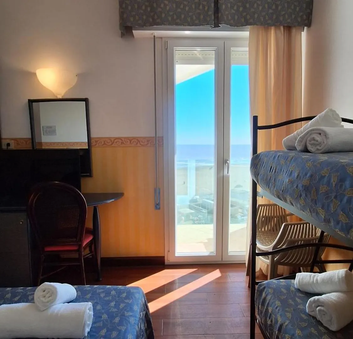 Hotel Regina Fronte Mare Rimini