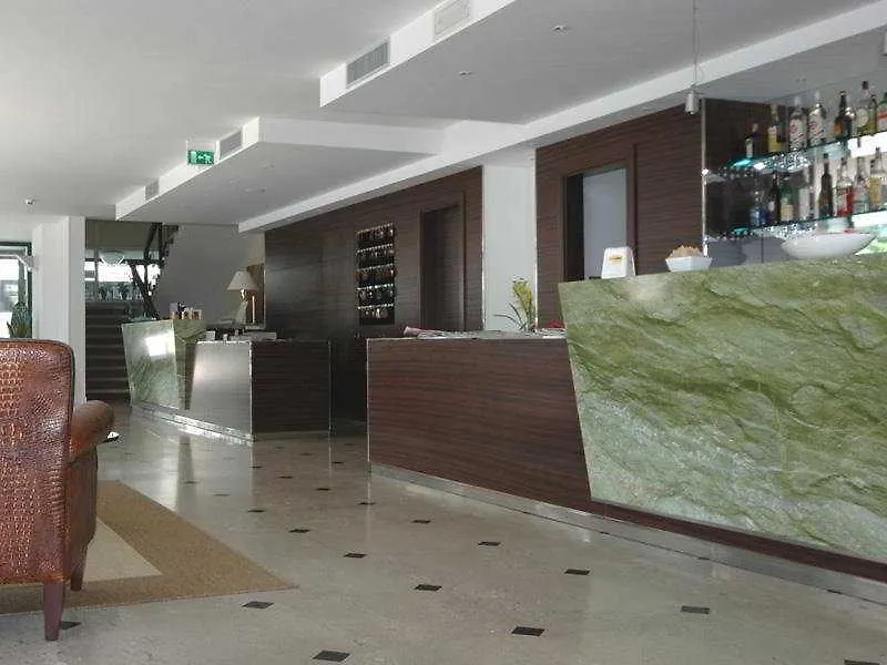 Hotel Regina Fronte Mare Rimini 3*,