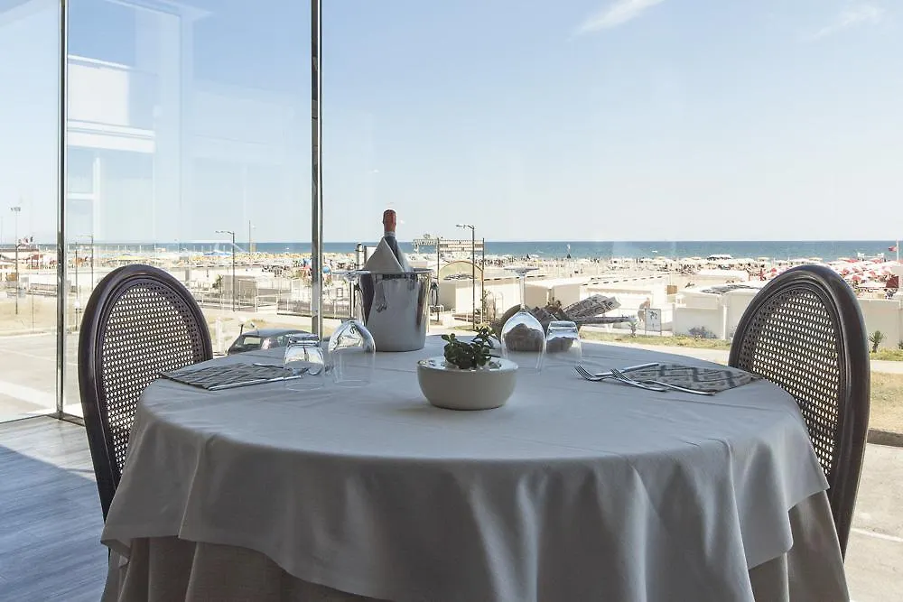 Hotel Regina Fronte Mare Rimini