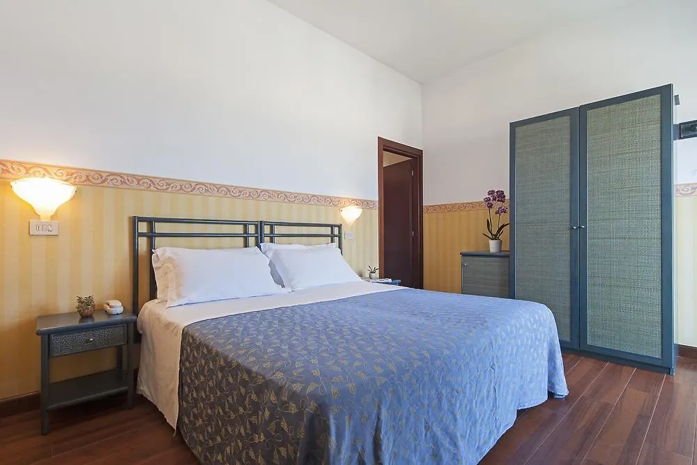Hotel Regina in spiaggia Rimini