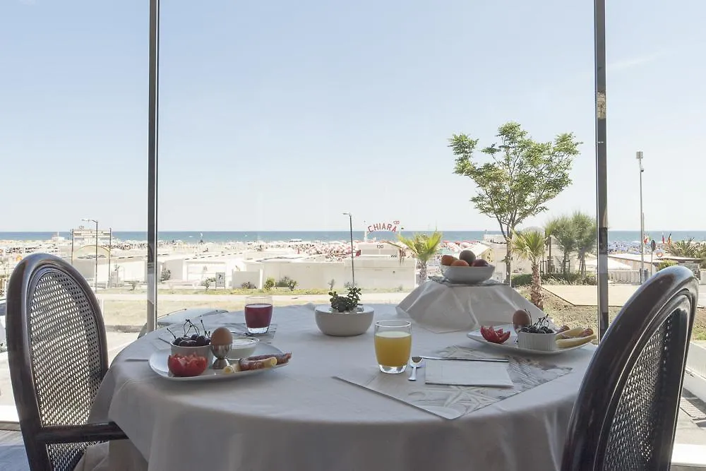 Hotel Regina in spiaggia Rimini