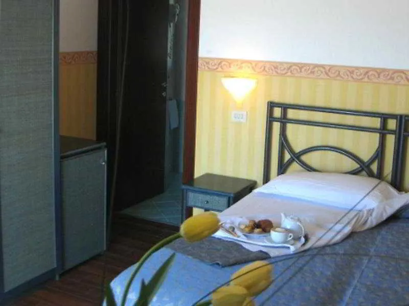 ***  Hotel Regina in spiaggia Rimini Italia