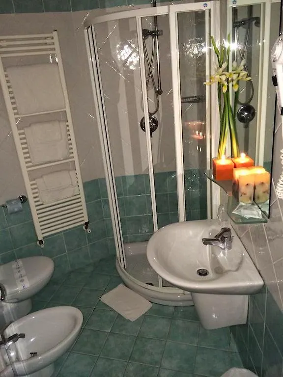 ***  Hotel Regina in spiaggia Rimini Italia