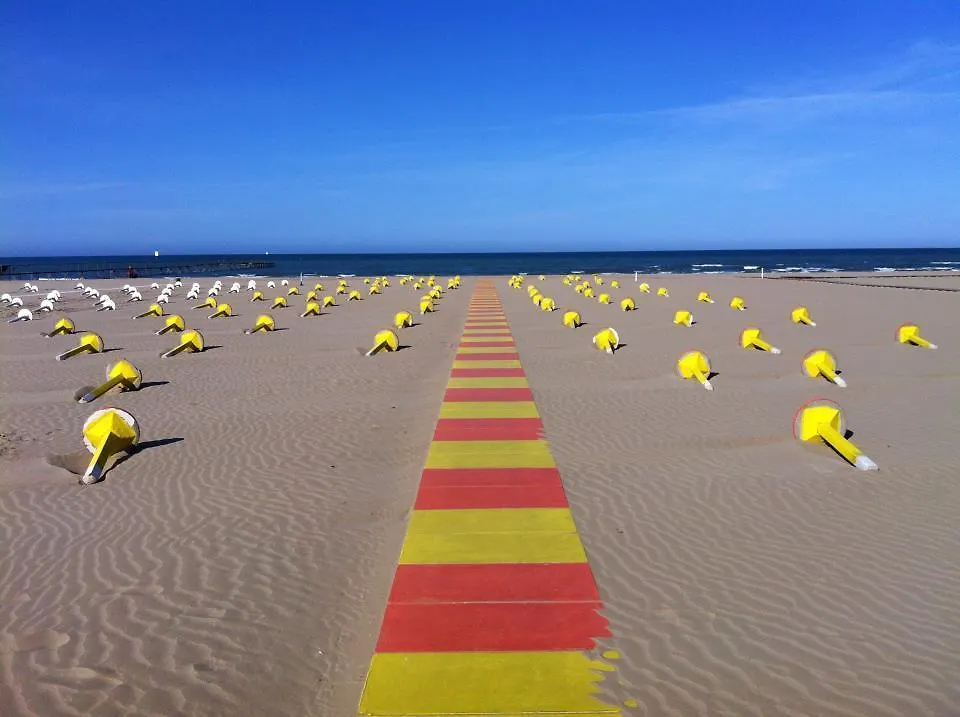 Hotel Regina in spiaggia Rimini 3*,  Italia