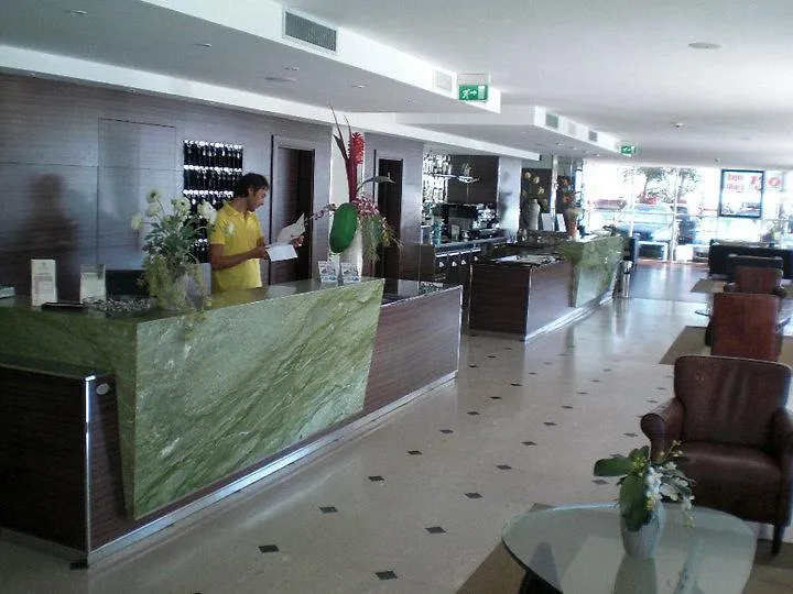 Hotel Regina in spiaggia Rimini